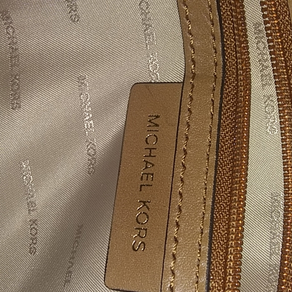 authentic mk purse - Picture 2 of 3